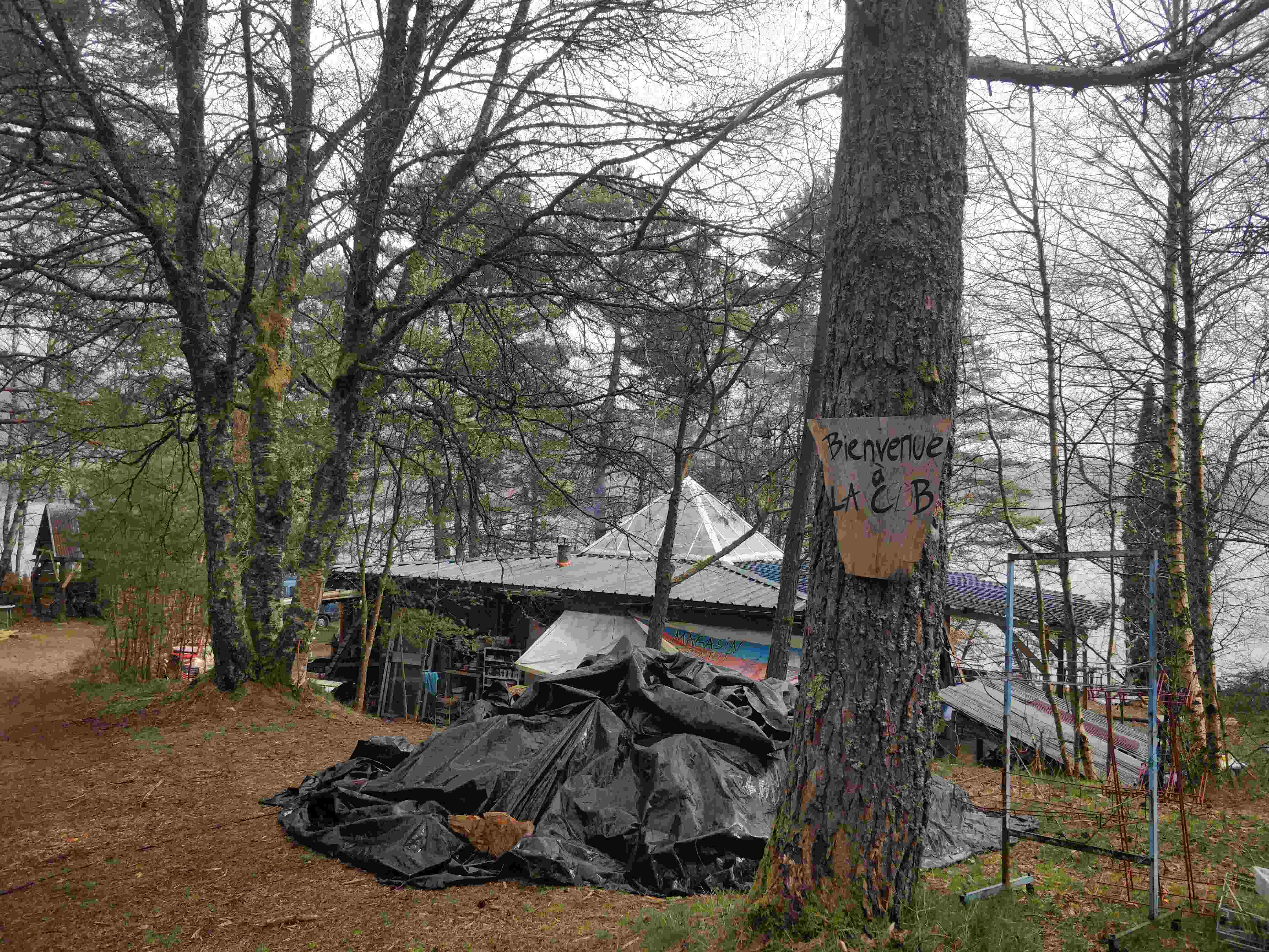 Un bâtiment abandonné au Chamet